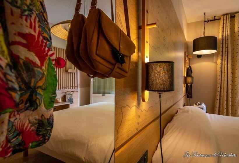 Comfort room with terrace, Les Restanques De Moustiers