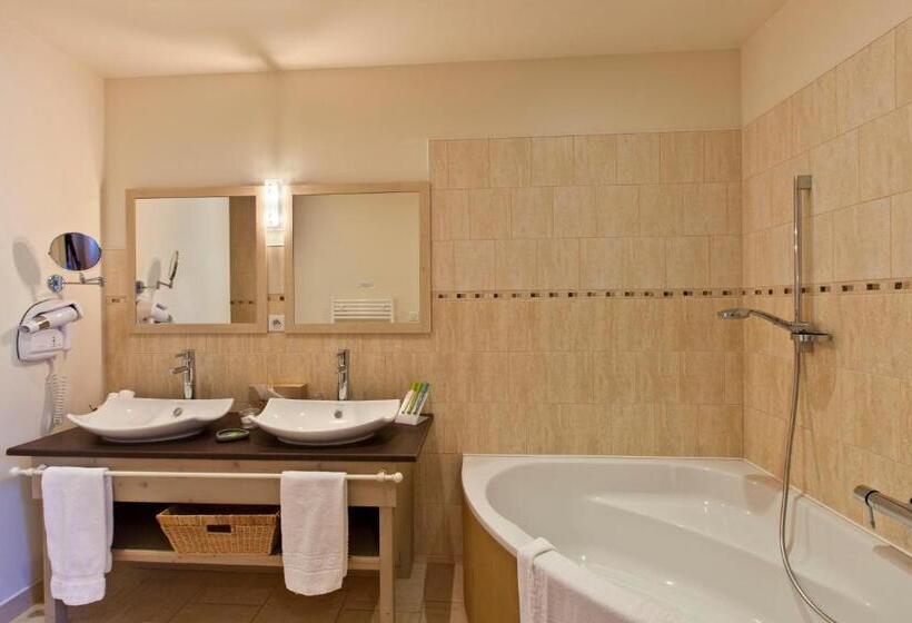 Номер Superior, Restaurant Les Caudalies