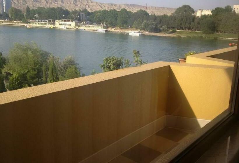 Standardzimmer mit Balkon, River Side