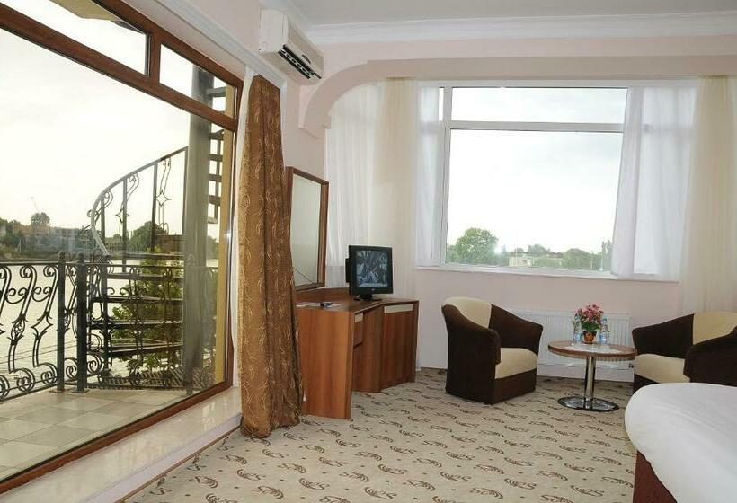 Standardzimmer mit Flussausblick, River Side