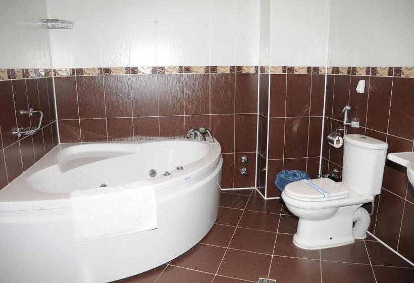 Suite, River Side