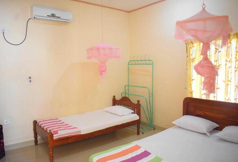 Номер Стандарт Трехместный, Yaswi Guest House