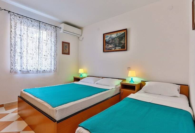 Economy Triple Room, Apartmani Luka   Vila Brzulovic