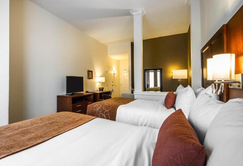带2个双人床的标准工作室, Comfort Suites Woodland  Sacramento Airport