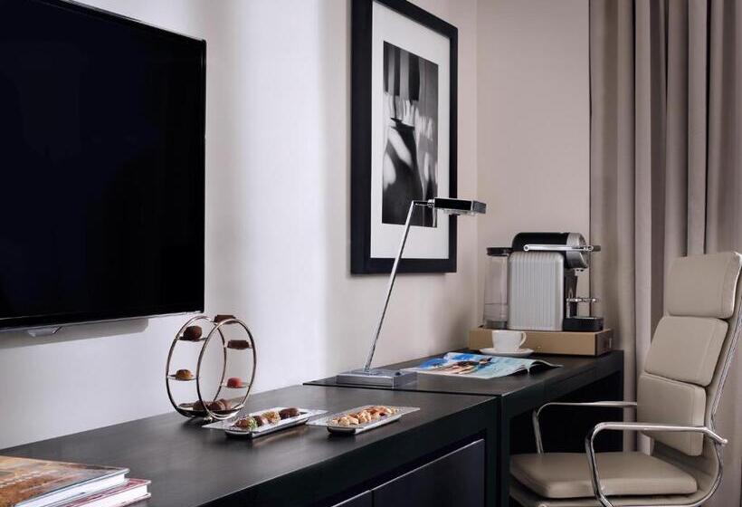 带大床的套房, Voco   Riyadh, An Ihg Hotel   فندق فوكو الرياض, احدى فنادق مجموعة إنتركونتيننتال