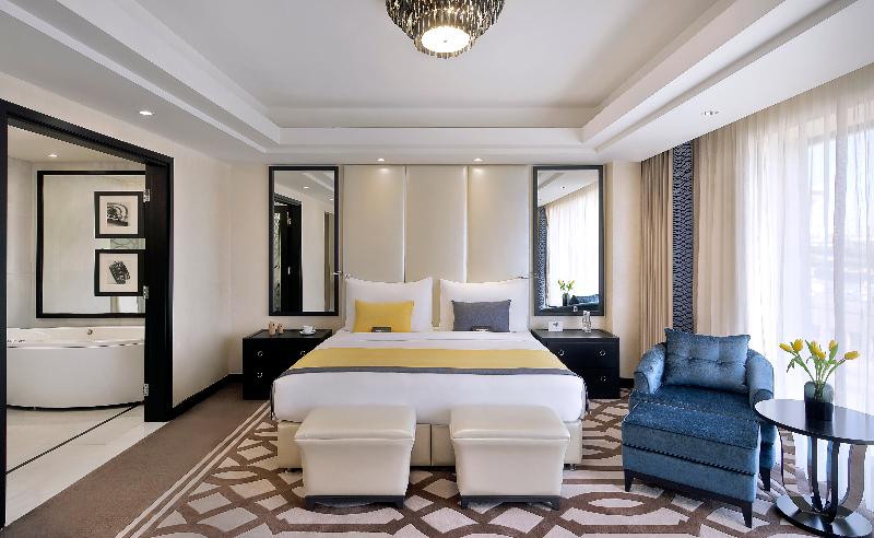 带大床的套房, Voco   Riyadh, An Ihg Hotel   فندق فوكو الرياض, احدى فنادق مجموعة إنتركونتيننتال