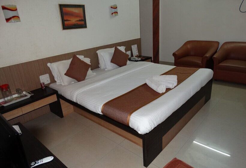 家庭间, Abhishek Beach Resort & Spa