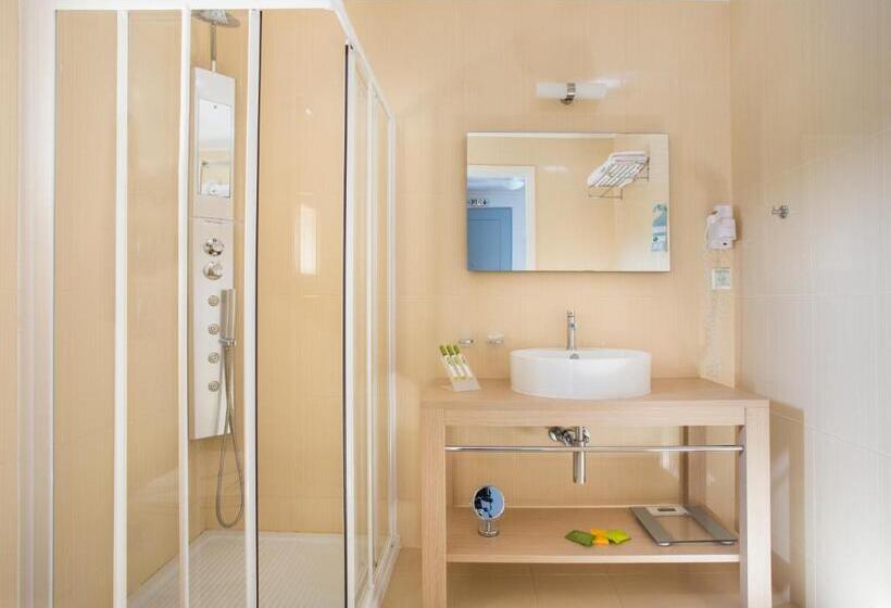 Номер Deluxe, Thirides Beach Resort