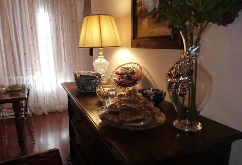 آپارتمان 2 خوابه, La Rosa Townhouse