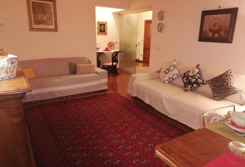 اتاق استاندارد, La Rosa Townhouse
