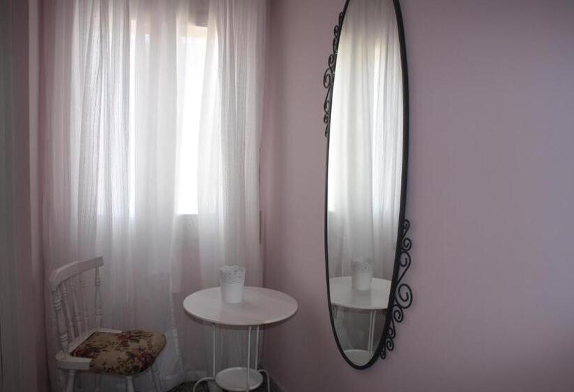 חדר משפחתי, Hostal Isabel Ii