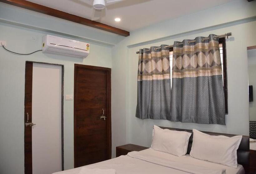 Номер Deluxe, Shankar Residency, Akkalkot