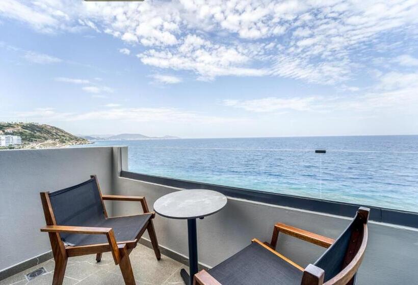 جناح جونيور مطلّ علي البحر, Island Sea Side Hotel   Adults Only