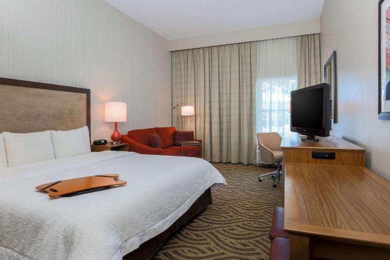 장애인을 위한 스탠다드 룸, Holiday Inn Express Hotel & Suites Hot Springs, An Ihg
