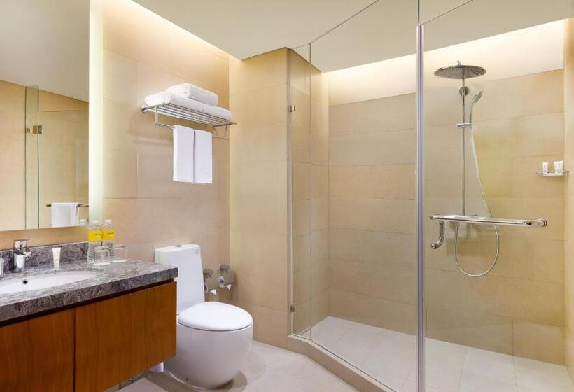 Люкс Кровать Кинг, Holiday Inn & Suites Jakarta Gajah Mada, An Ihg