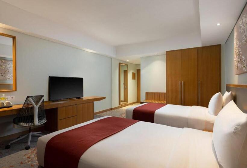 Номер Стандарт Вид на Город, Holiday Inn & Suites Jakarta Gajah Mada, An Ihg