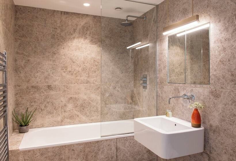 Апартаменты 3 Спальни, Cove Arne Street