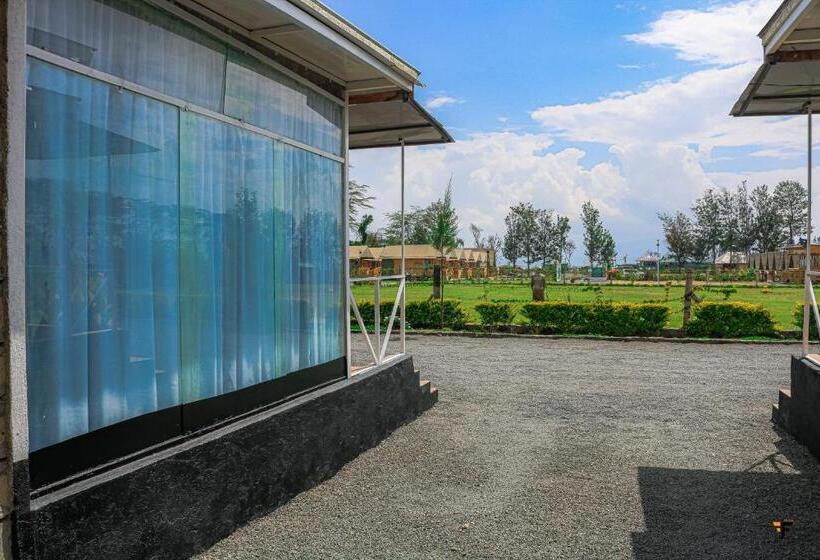 استودیوی لوکس, Lakewalk Cabin