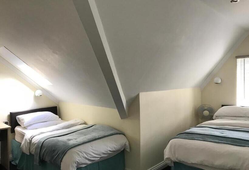 Семейный Номер, Cassandra Guest House