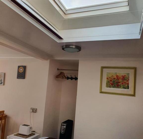 اتاق استاندارد, Penryn Guest House, Ensuite Rooms, Free Parking And Free Wifi