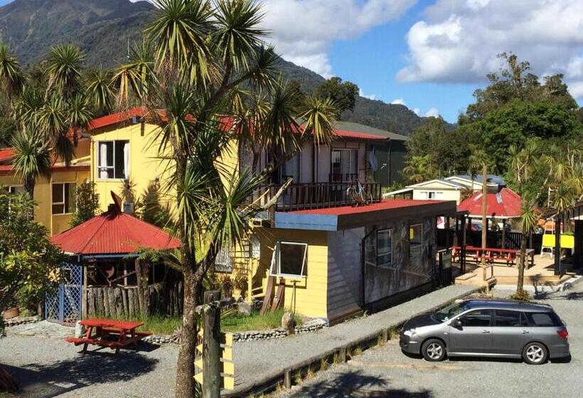 Номер Стандарт, Chateau Backpackers & Motels
