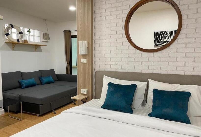 デラックススイート, Lee's Mark Residence