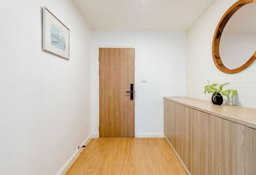 デラックススイート, Lee's Mark Residence