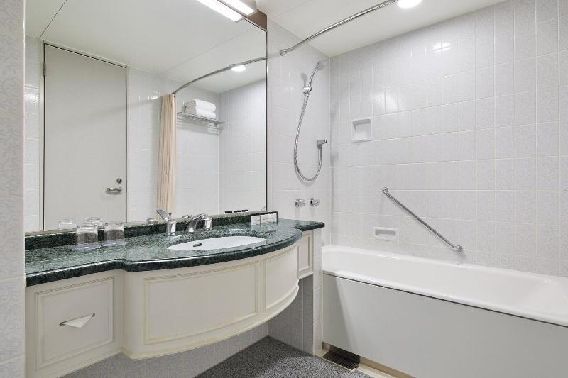 デラックススイート, Lee's Mark Residence