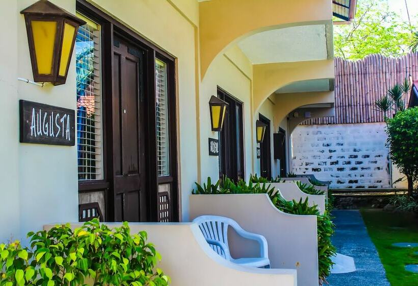 Номер Deluxe, The Coral Beach Club