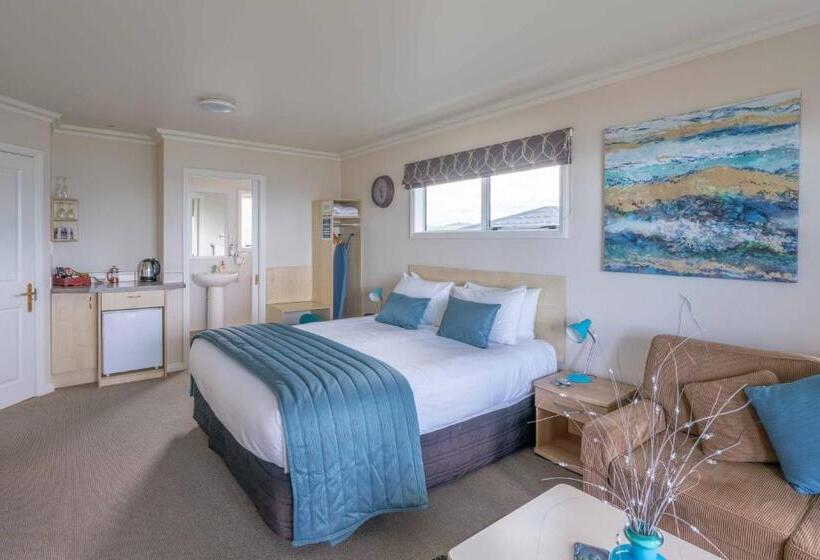 Standard Szoba King Size Bed, Bendamere House Bed & Breakfast