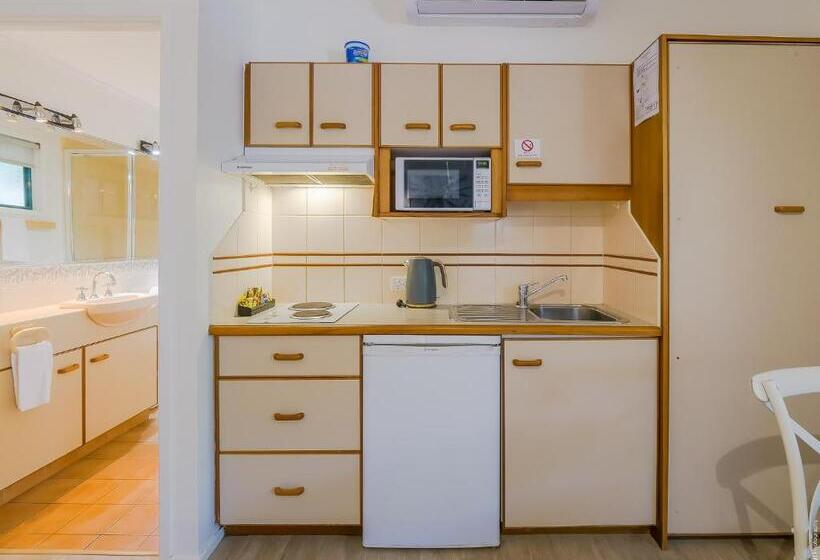 Студия Стандарт Вид на Море, Boat Harbour Studio Apartments And Villas