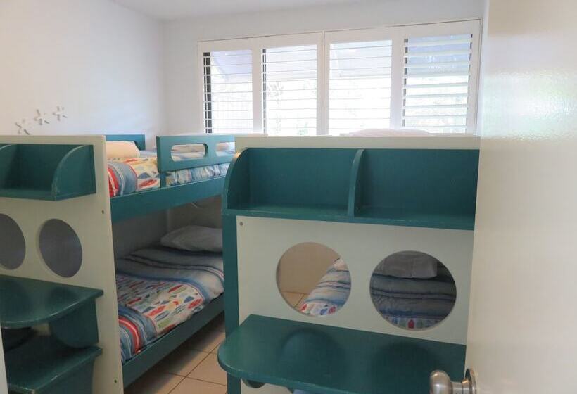 Семейные Апартаменты 3 Спальни, Sunseeker Lodge