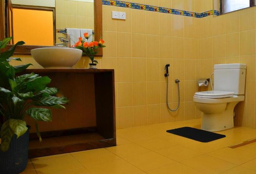Номер Superior Вид на Море с Балконом, Marine Tourist Guest House At Negombo Beach