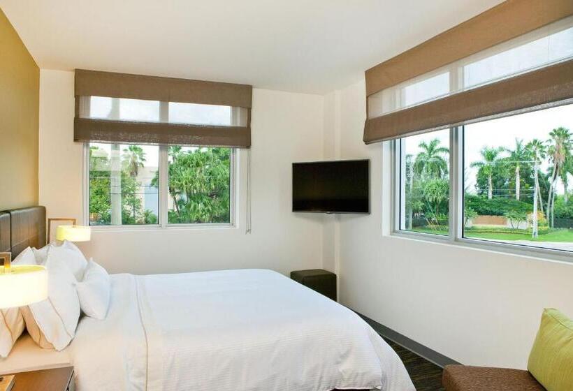 סוויטת אקזקיוטיב, עם מיטת קינג, Element Miami Doral