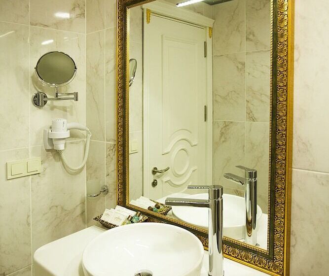 اتاق لوکس سه تخته, Empire Suite