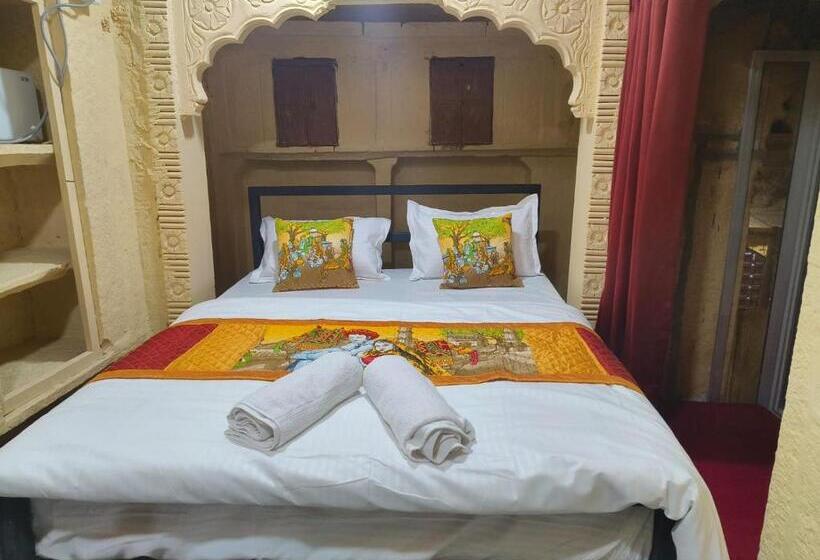 バルコニー付きスタンダードルーム, Goroomgo Temple View Jaisalmer