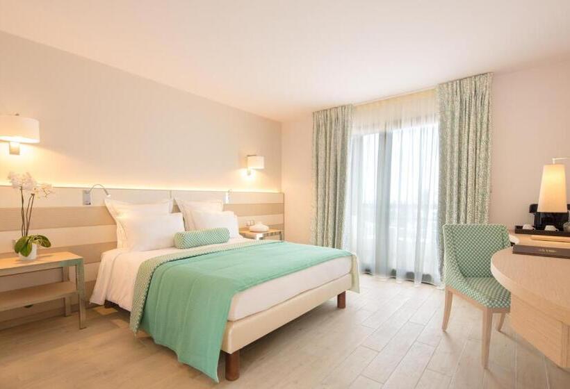 اتاق سوپریور با چشم‌انداز باغ, Akoya Hotel & Spa