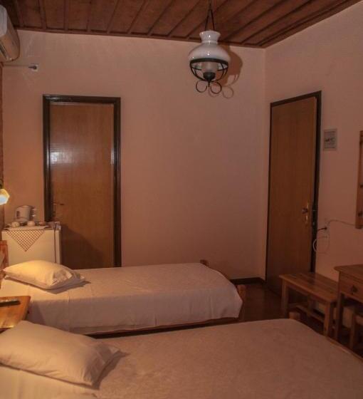 Номер Стандарт Трехместный, Christofer S Rooms