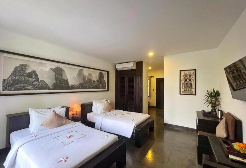 اتاق لوکس با چشم‌انداز استخر, The Bliss Angkor