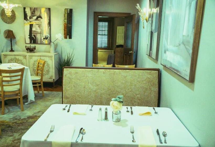 Четырехместный номер Премиум, Cameron Estate Inn & Restaurant