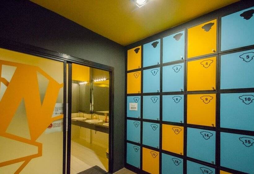 Кровать в Общей Комнате, Monkey Dive Hostel Khaolak