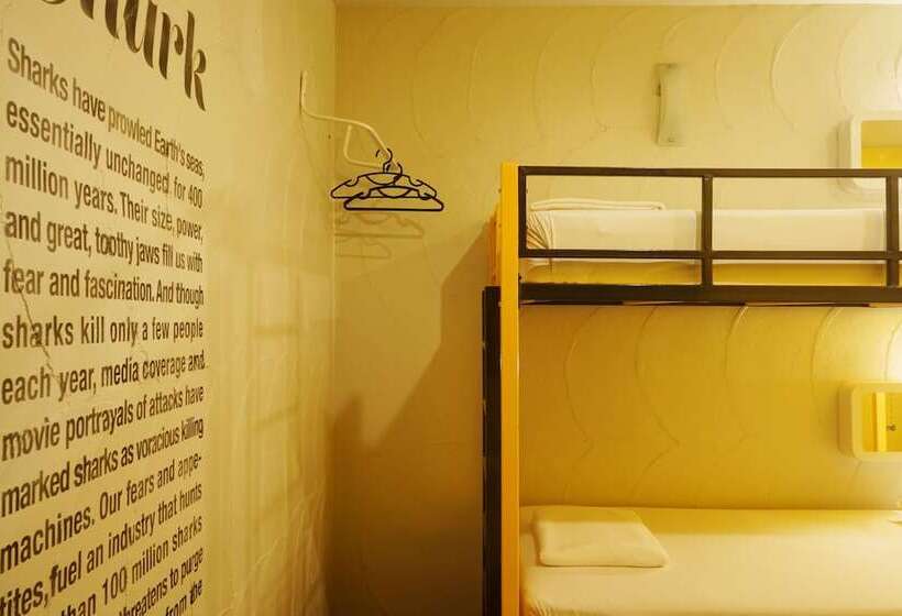 Кровать в Общей Комнате, Monkey Dive Hostel Khaolak