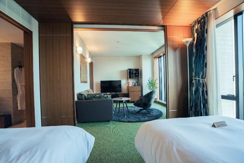 패밀리 룸, Edgecliff Lodge Motel