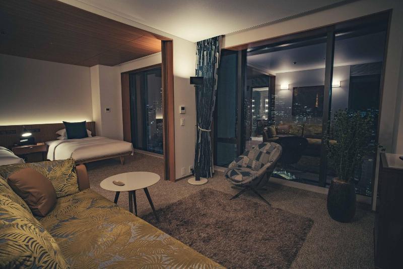 패밀리 룸, Edgecliff Lodge Motel