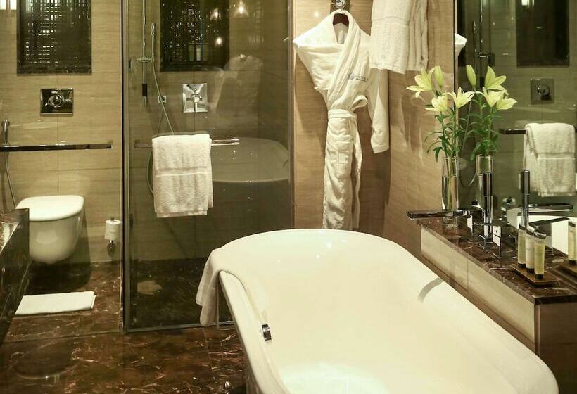 Номер Executive, Pullman New Delhi Aerocity An Accor Hotels Brand