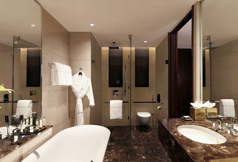Номер Deluxe, Pullman New Delhi Aerocity An Accor Hotels Brand