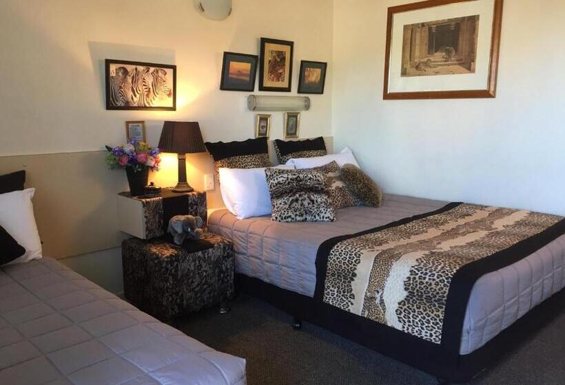 غرفة عائلية, Airport Riverview Motel