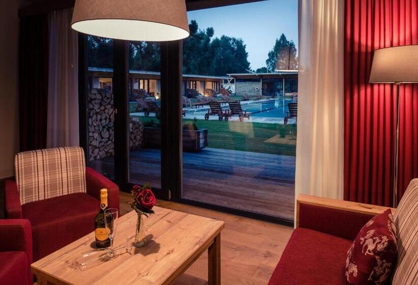 Студио Стандарт Вид на Бассейн, Novinka! Zimní Villa Resort & Organic Spa