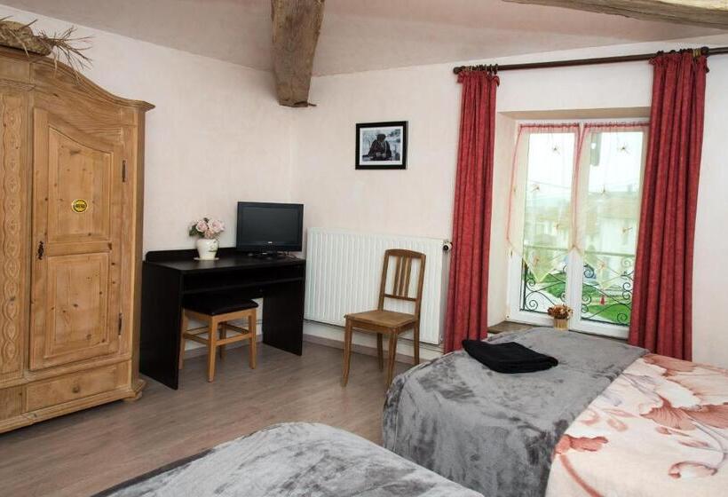 Семейный Номер, La Ferme Des 3 Suissesses