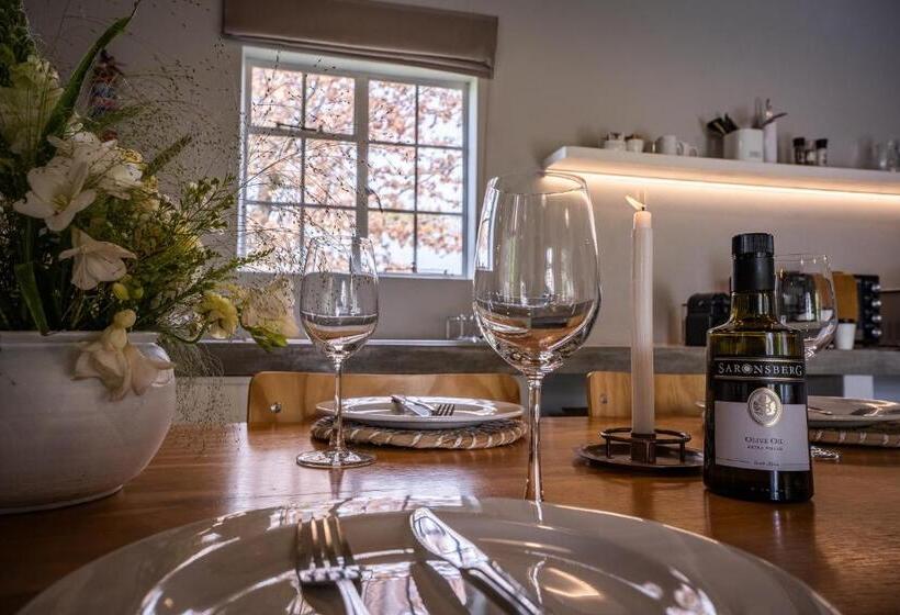 Семейный Номер, Saronsberg Vineyard Cottages